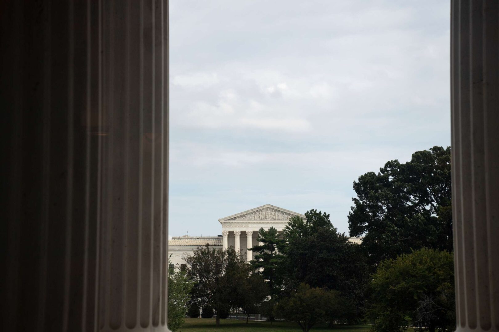The Supreme Court opened its session with a tribute to the late Ruth Bader Ginsburg and oral arguments before eight justices. 