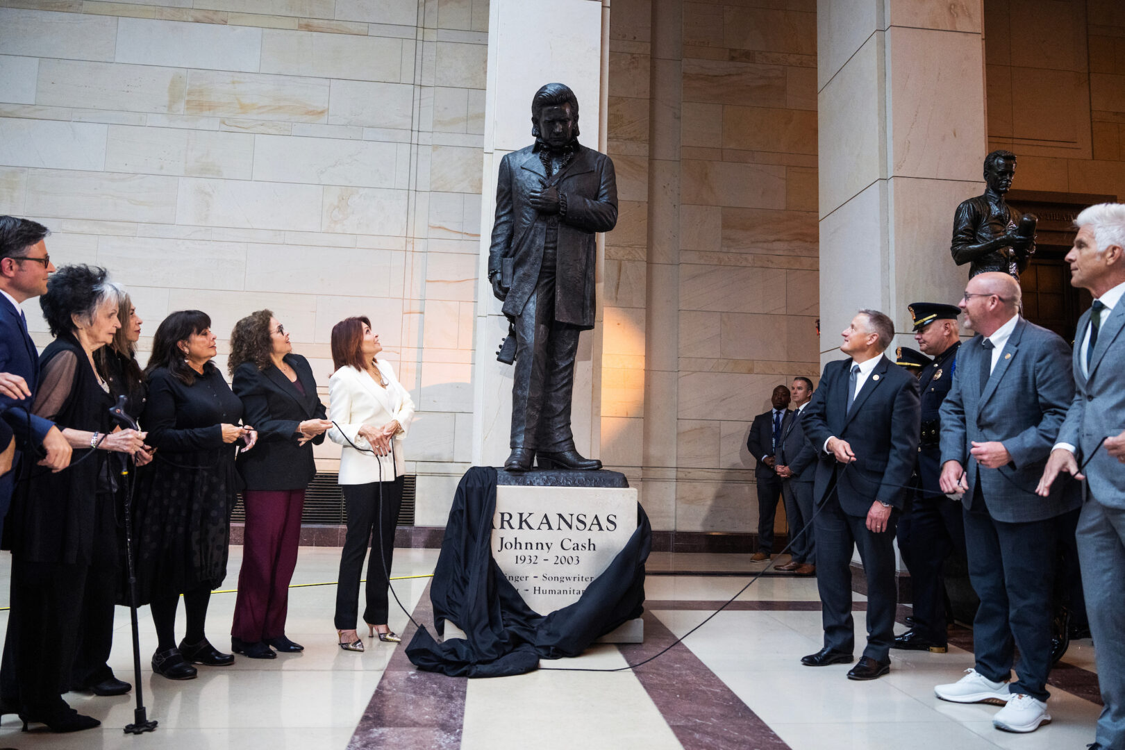 ‘Hello, I’m Johnny Cash’: Statue of the ‘Man in Black’ unveiled at the ...